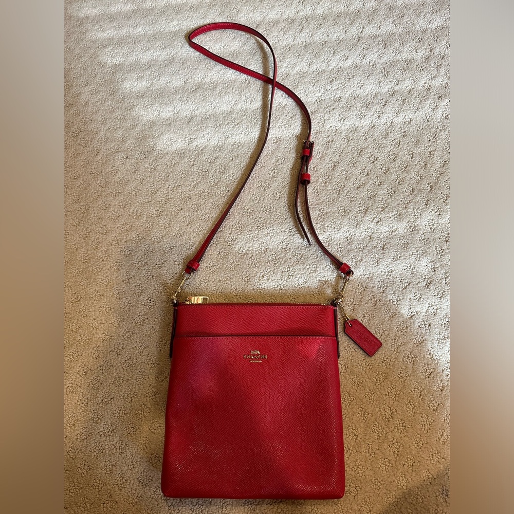 Red Coach purse! never used! adjustable strap!